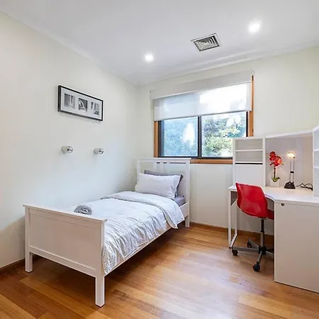 Magnificent Eltham House With Stunning View Villa Exterior photo
