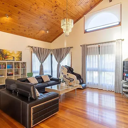 Magnificent Eltham House With Stunning View Villa Exterior photo